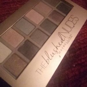 Blushed NUDES palette maybelline